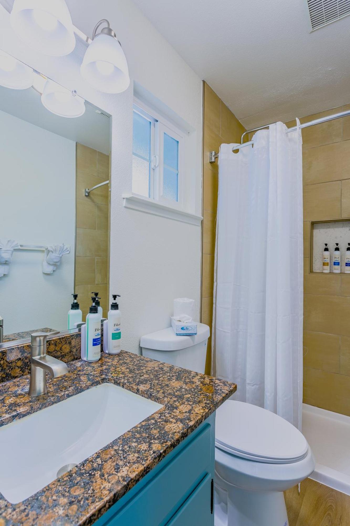 מורו ביי Coastal Breeze Inn מראה חיצוני תמונה