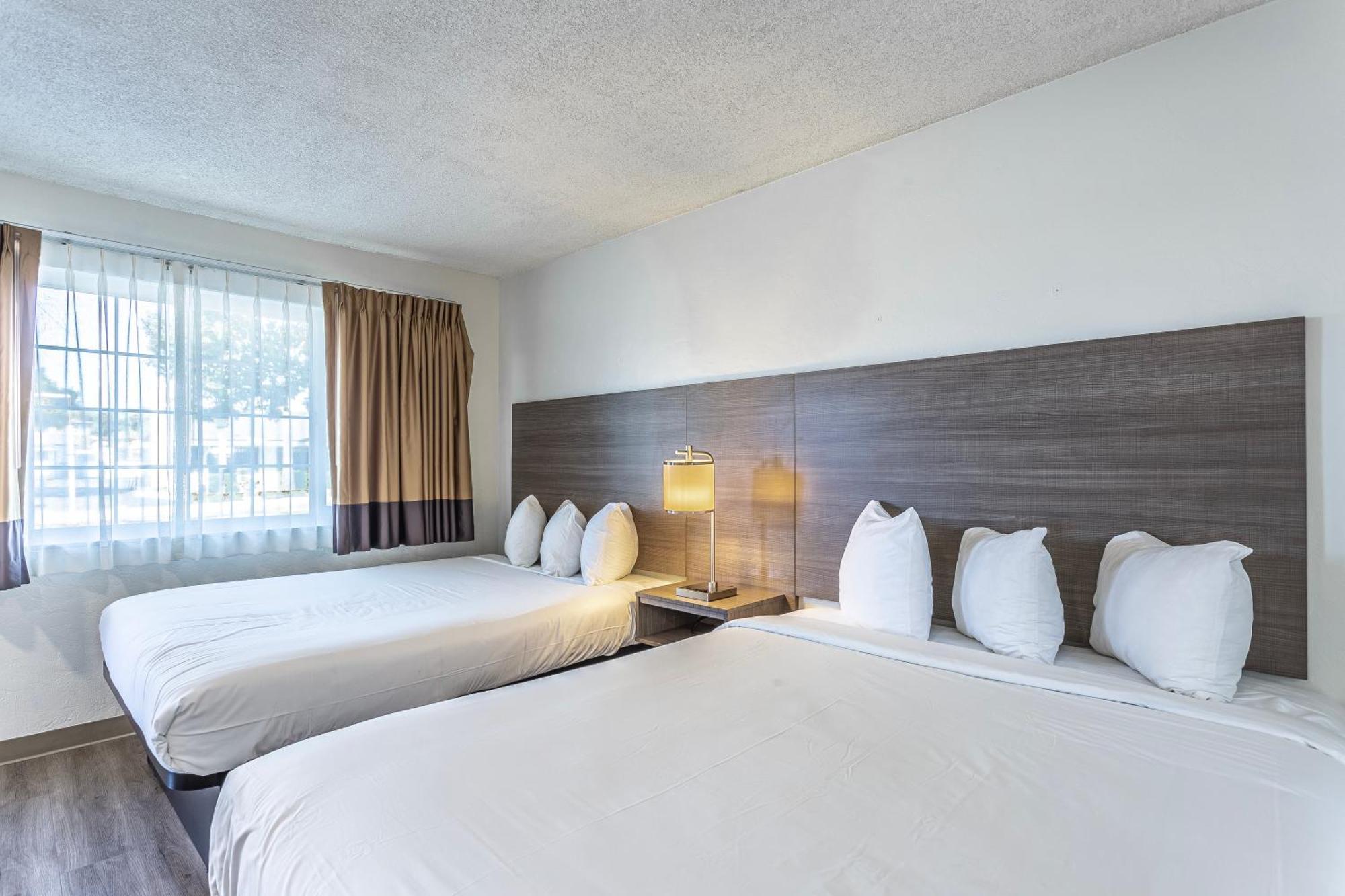 מורו ביי Coastal Breeze Inn מראה חיצוני תמונה