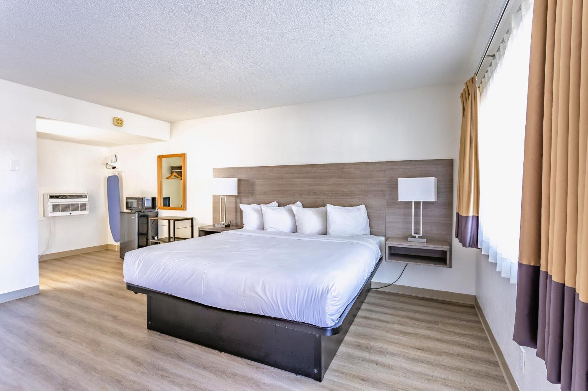 מורו ביי Coastal Breeze Inn מראה חיצוני תמונה