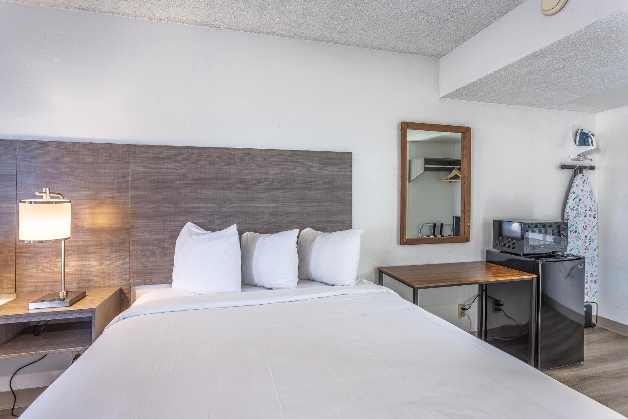 מורו ביי Coastal Breeze Inn מראה חיצוני תמונה